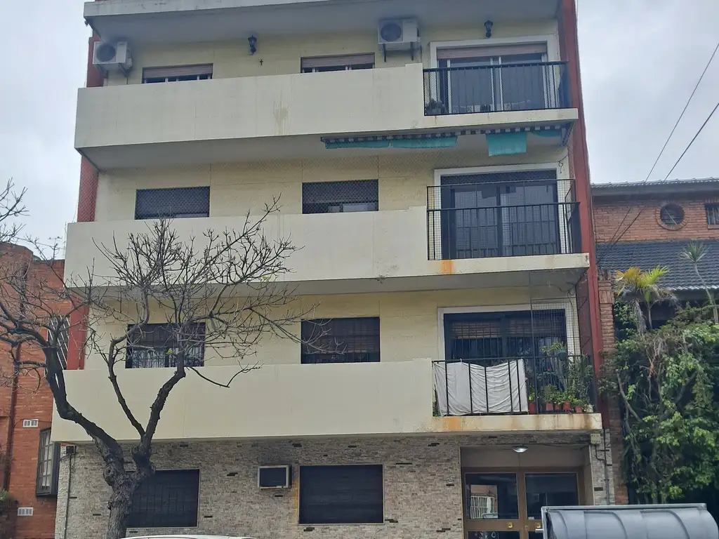 Foto de AMPLIO Y LUMINOSO 3 AMB frente 70m balcon corrido, imagen 5