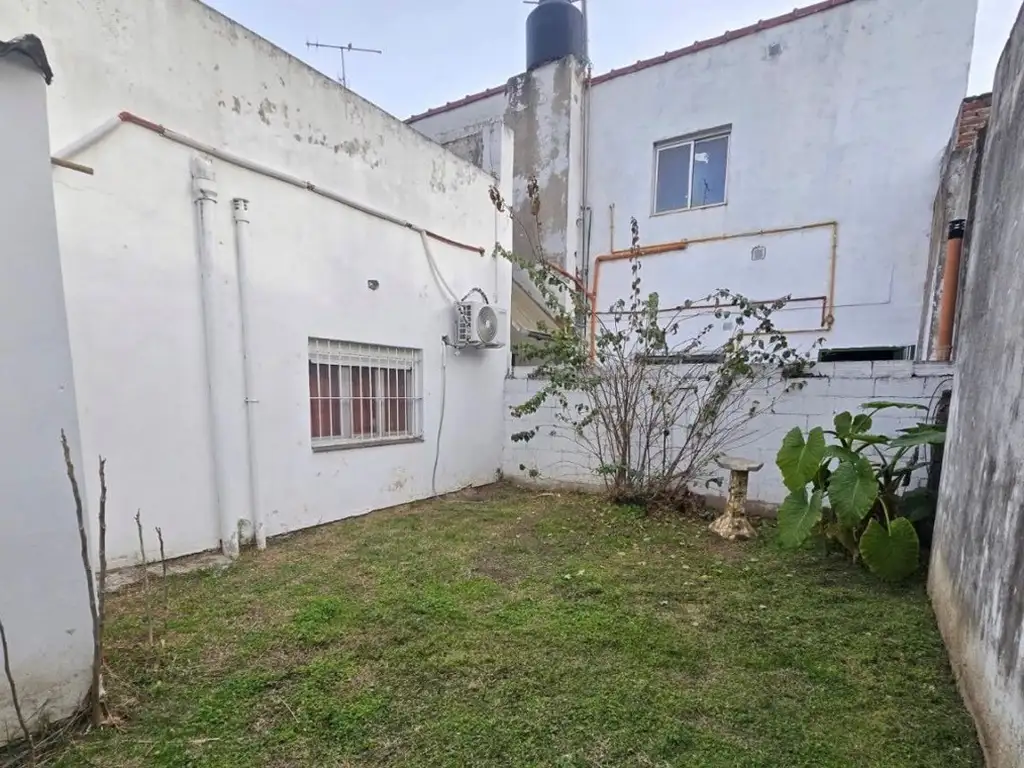 Foto de Casa Chalet en Alquiler en El Palomar, Morón, G.B.A. Zona Oeste, imagen 4