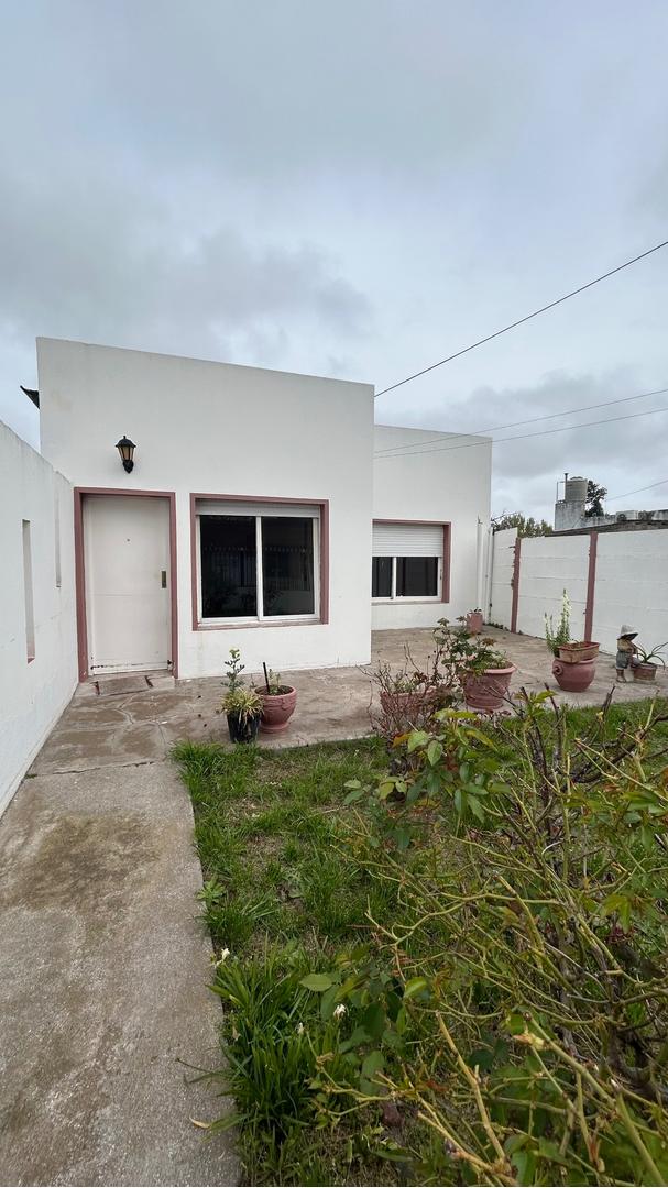 Foto de Casa en alquiler c/ cochera en Punta Alta, imagen 1