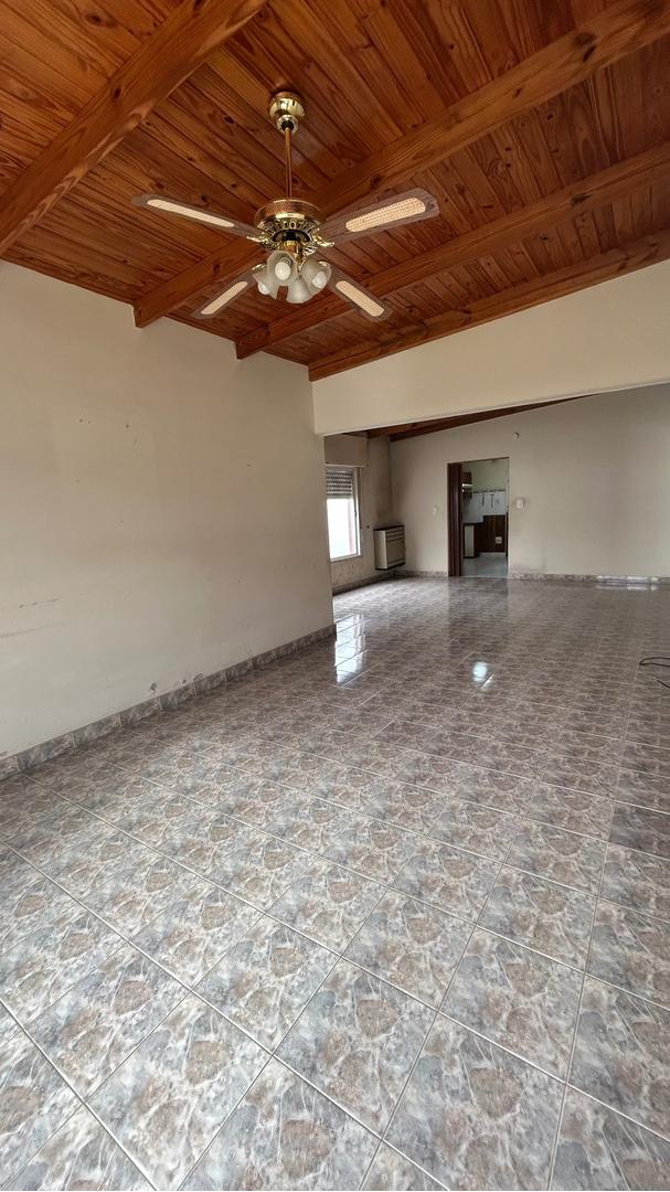 Foto de Casa en alquiler c/ cochera en Punta Alta, imagen 3