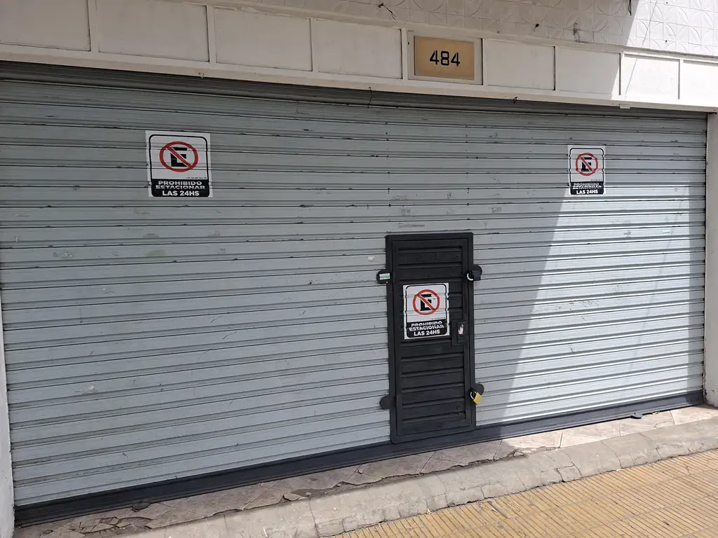 Foto de AMPLIO LOCAL DE 100 M2 EN ZONA COMERCIAL, imagen 2