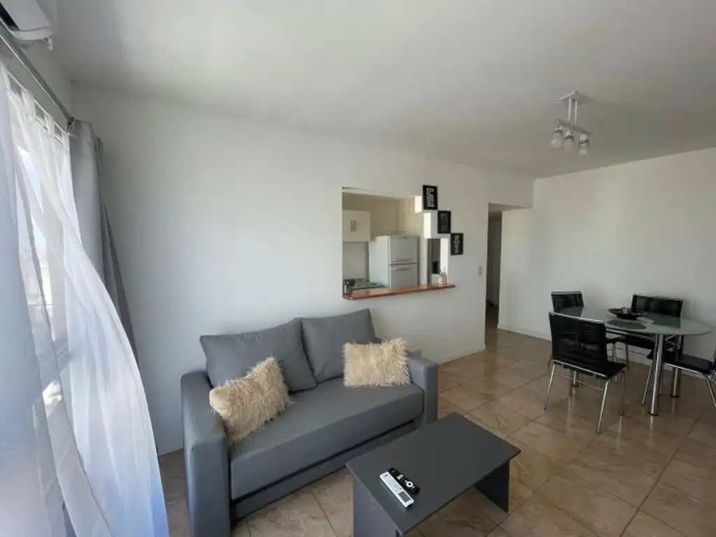 Foto de Departamento un dormitorio Amoblado en Alquiler- Peatonal Córdoba 955, imagen 2