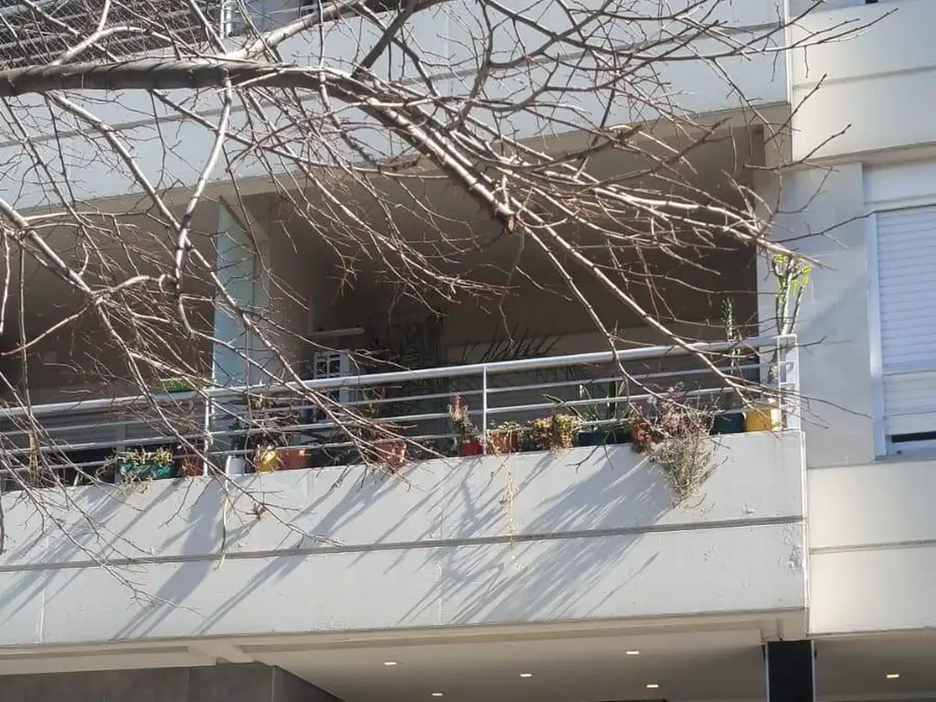 Foto de departamento de dos ambientes de categoria al frente con cochera fija, imagen 2