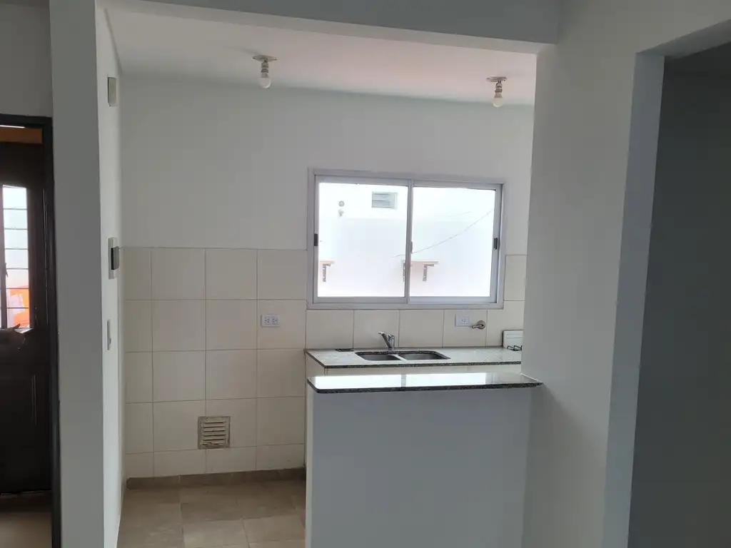 Foto de Departamento de 2 ambientes en alquiler villa lugano con patio, imagen 2