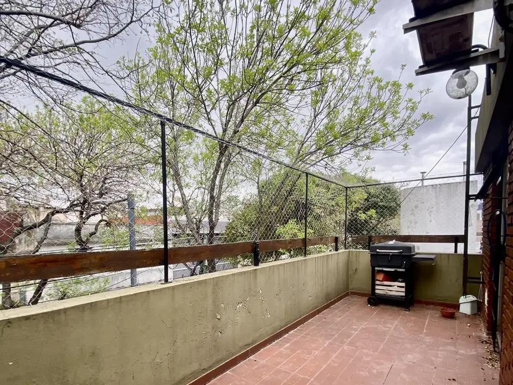 Foto de PH de 3 ambientes con dependencia | 3 plantas | Balcón y muy luminoso, imagen 2