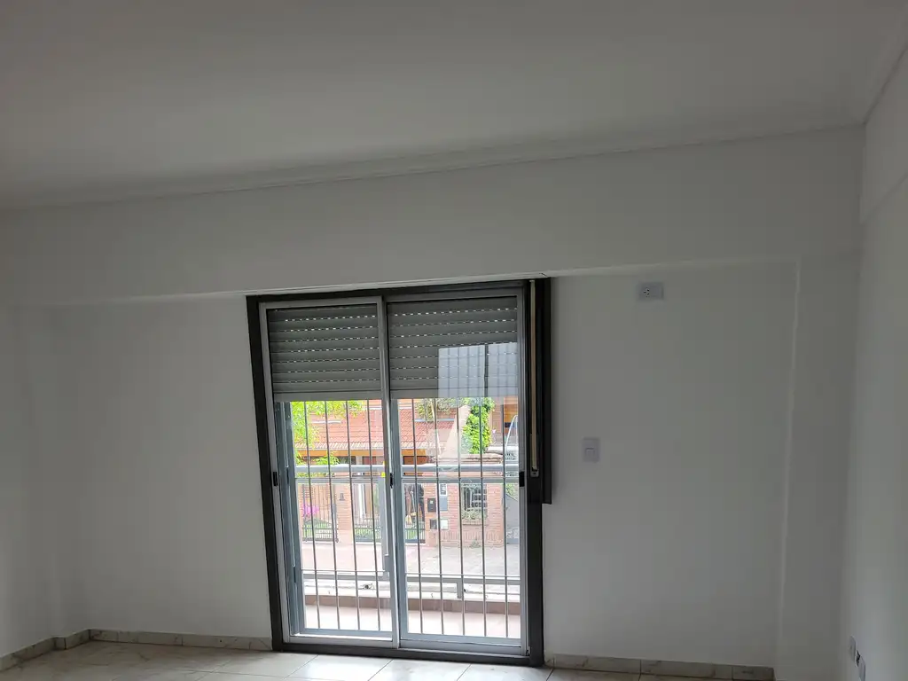 Foto de Departamento de 2 ambientes en alquiler Villa Lugano, imagen 2