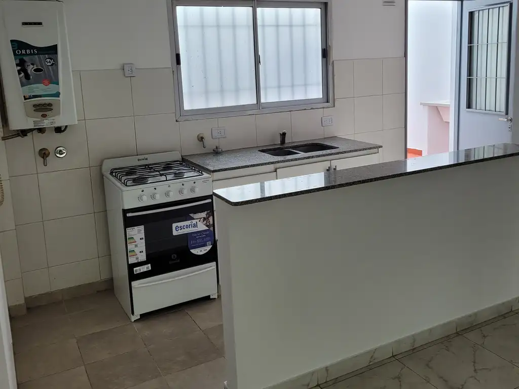 Foto de Departamento de 2 ambientes en alquiler Villa Lugano, imagen 3
