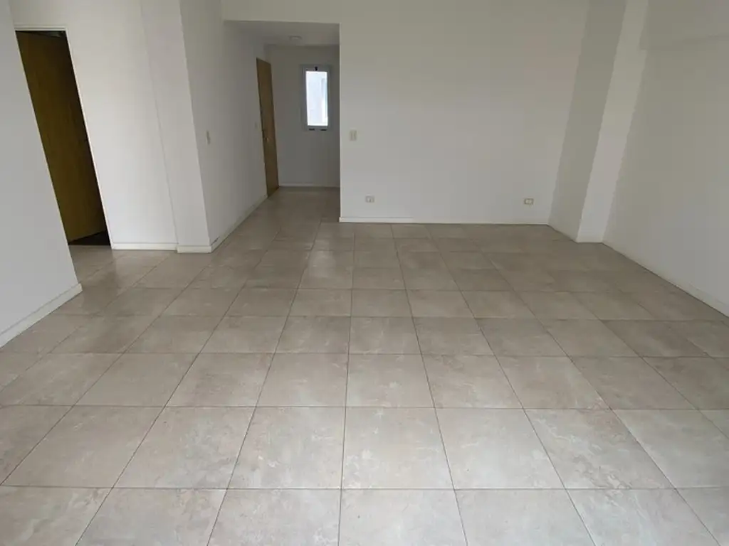 Foto de EXCELENTE UBICACION!!! - ALQUILER de Departamento tipo 2 ambientes, imagen 2
