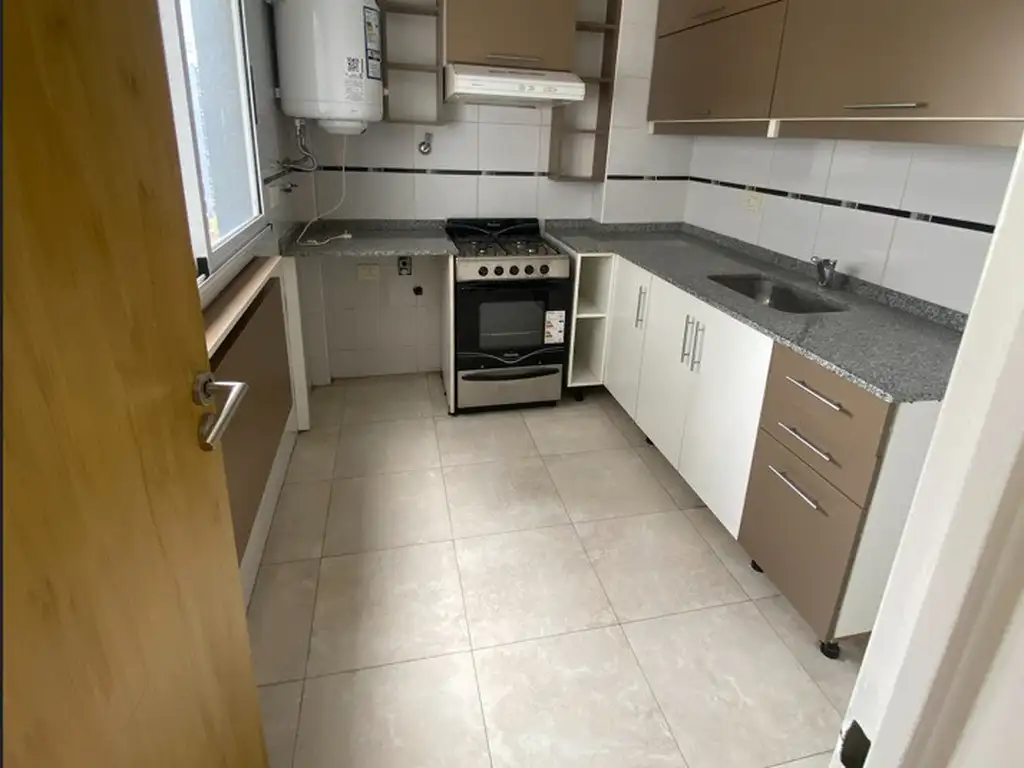 Foto de EXCELENTE UBICACION!!! - ALQUILER de Departamento tipo 2 ambientes, imagen 4
