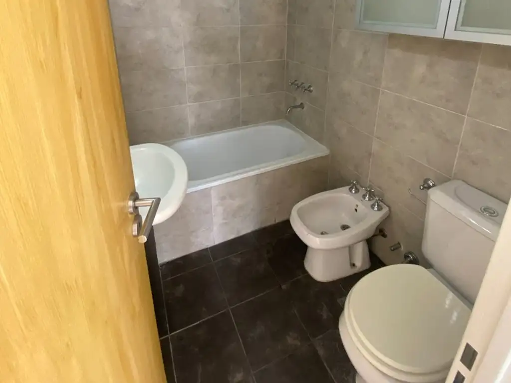 Foto de EXCELENTE UBICACION!!! - ALQUILER de Departamento tipo 2 ambientes, imagen 5