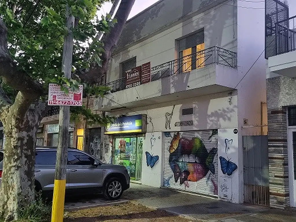 Foto de Amplio local en Excelente ubicación sobre Av. de Mayo 647, imagen 1