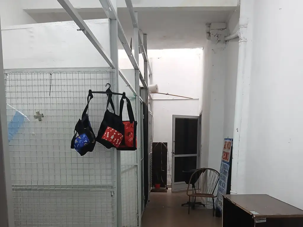 Foto de LOCAL EN ALQUILER EN ZONA DE EXPANSION COMERCIAL SOBRE AVENIDA RIVADAVIA, imagen 2