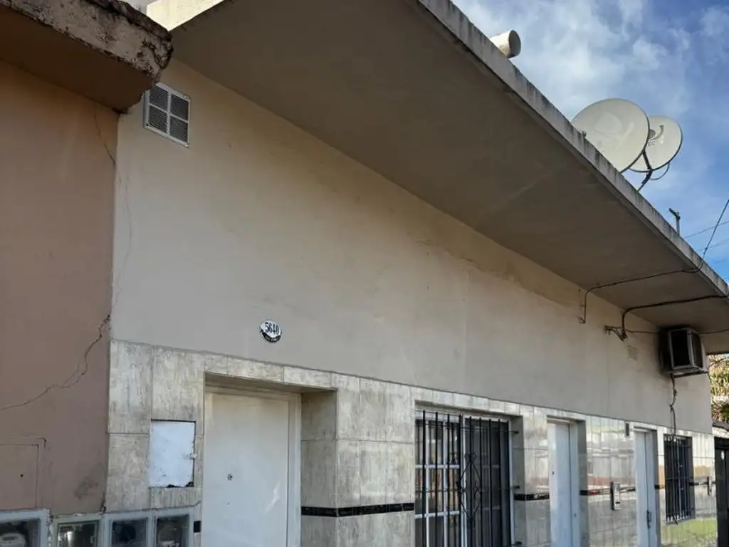 Foto de Casa - Venta - Argentina, La Matanza - LUIS VERNET 5640, imagen 1