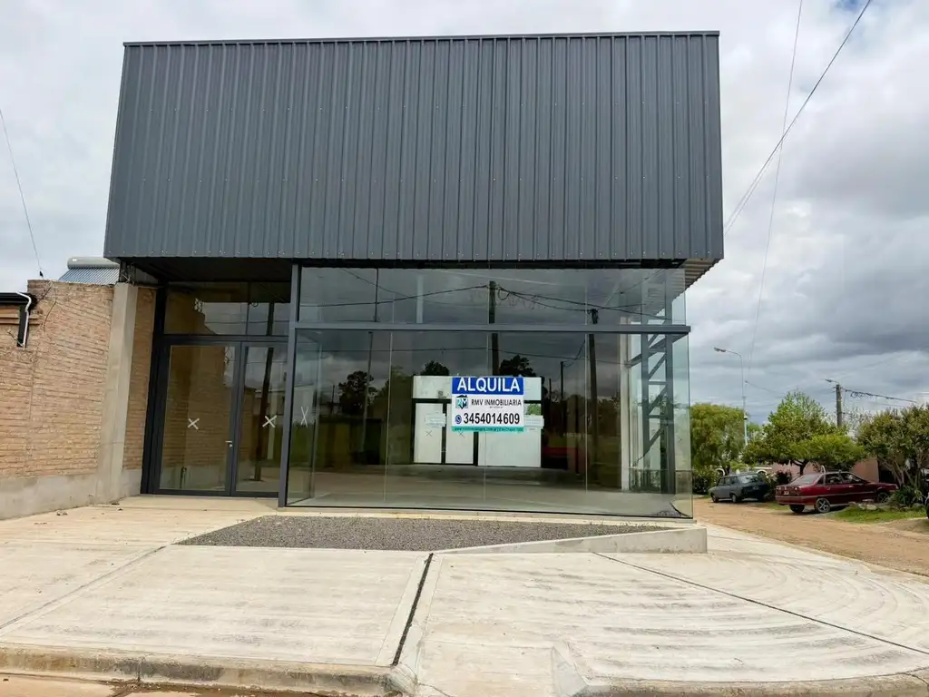 Foto de Amplio salón comercial, depósito., imagen 1
