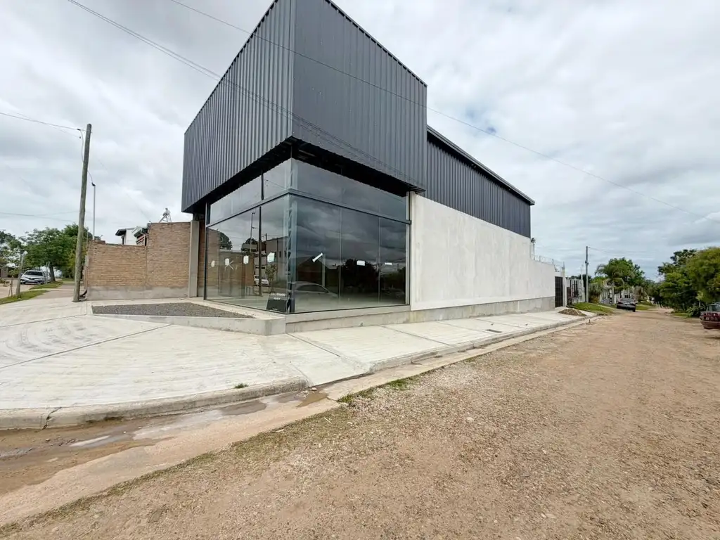 Foto de Amplio salón comercial, depósito., imagen 2