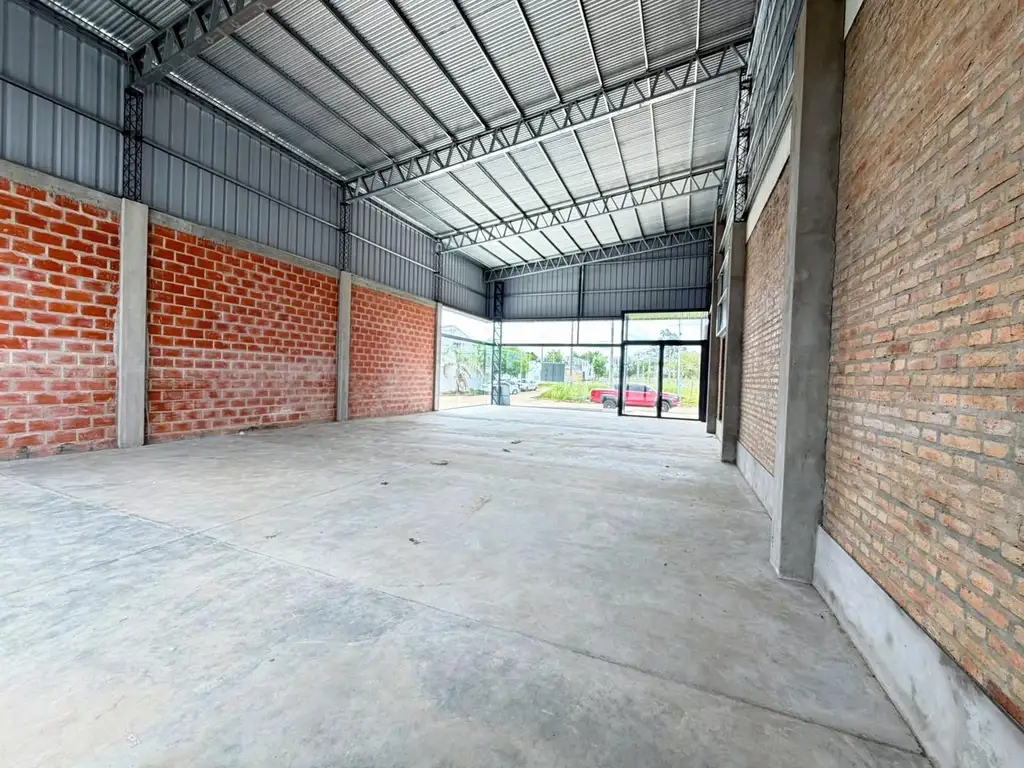 Foto de Amplio salón comercial, depósito., imagen 4