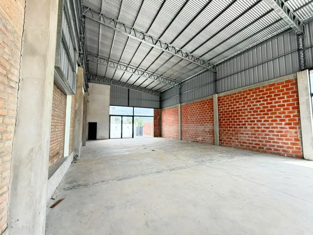 Foto de Amplio salón comercial, depósito., imagen 5