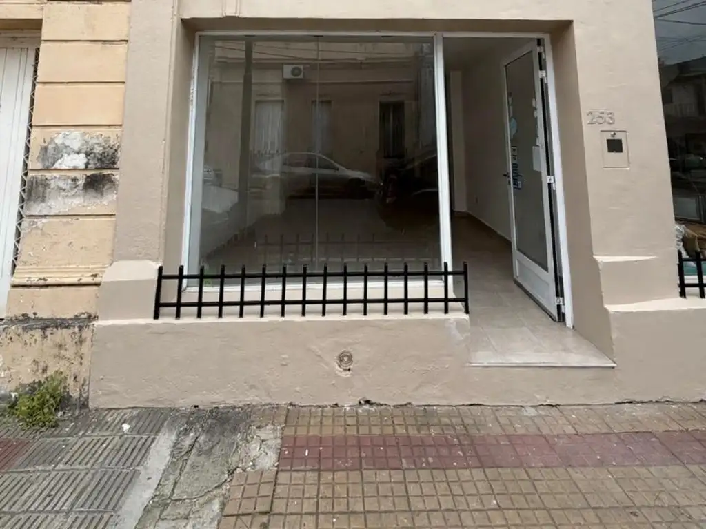 Foto de Local - Alquiler - Argentina, Concordia - BERNARDO DE IRIGOYEN 253, imagen 2