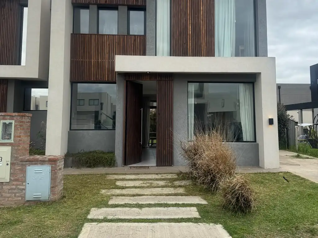 Foto de HERMOSO DUPLEX ESTILO TOWN HOUSE EN ALQUILER, imagen 2