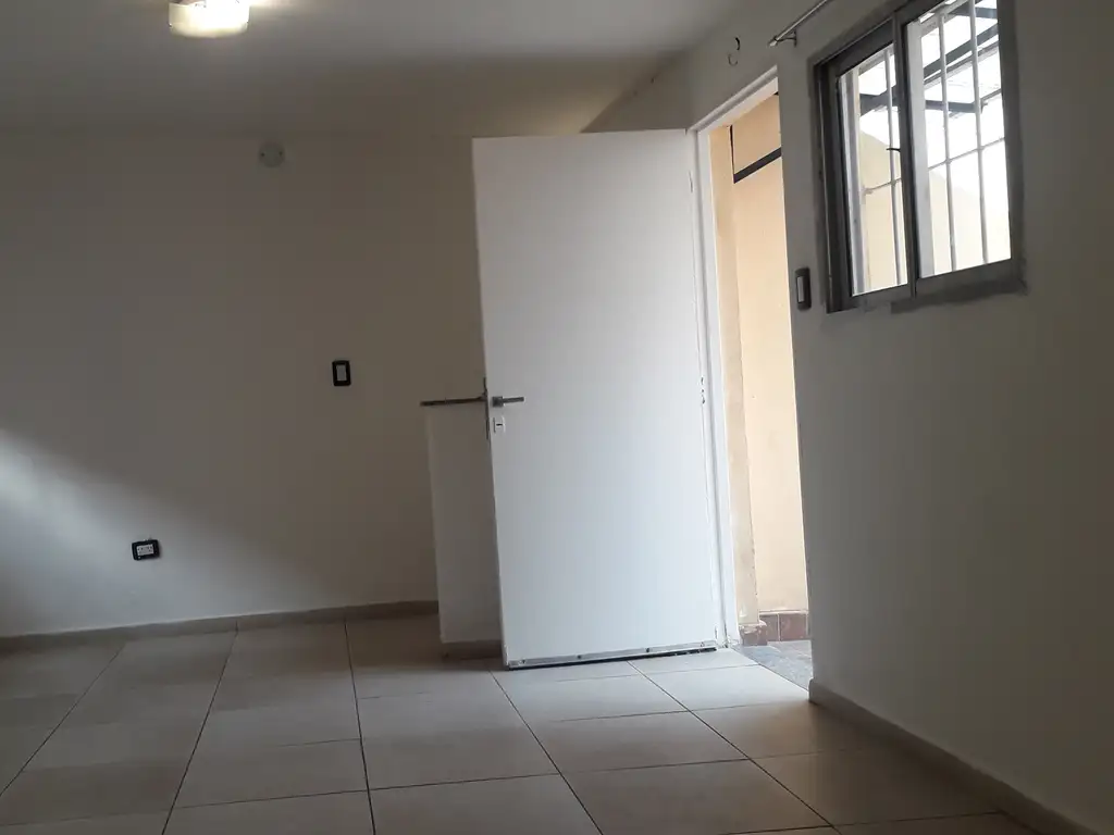 Foto de Casa en Planta Alta de dos dormitorios en Pueyrredón al 4500, imagen 2