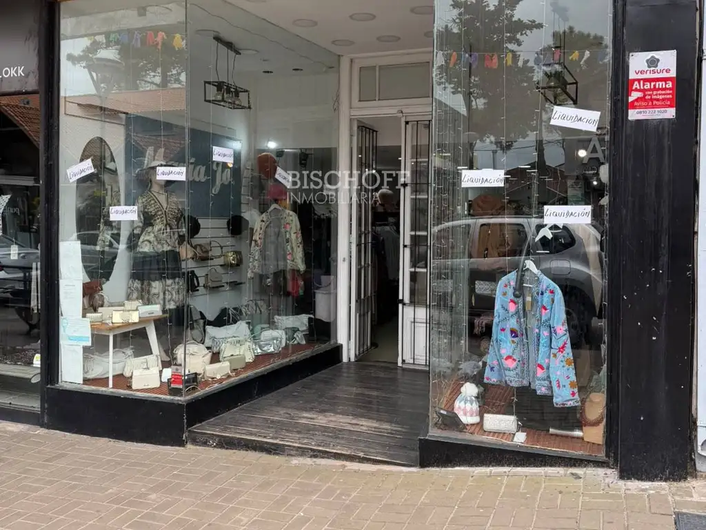 Foto de LOCAL EN ALQUILER, EXCELENTE UBICACION, PLENO CENTRO, VILLA GESELL, imagen 2