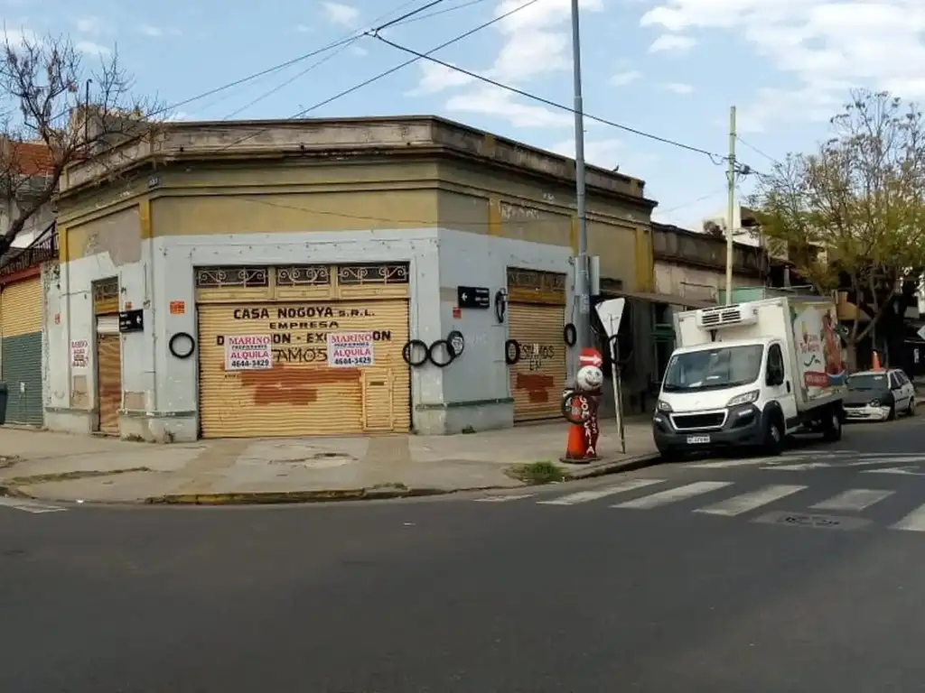 Foto de Local Comercial de 220 m² en Esquina, imagen 2