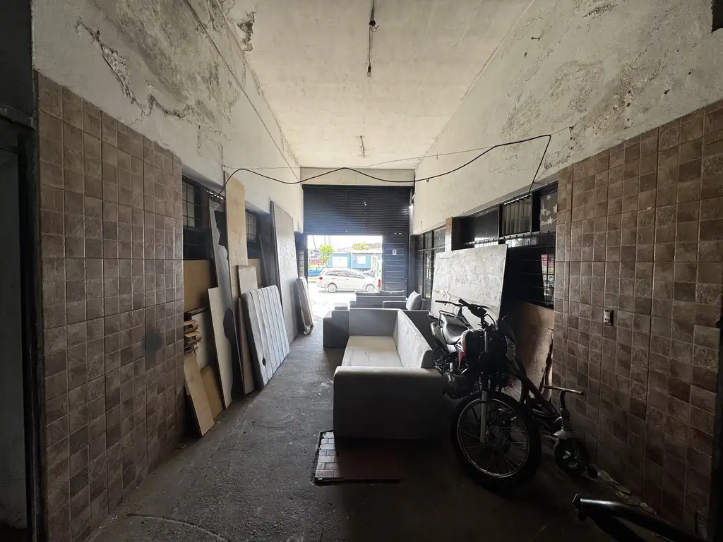 Foto de GALPON DEPOSITO CON DOS LOCALES Y VIVIENDA EN PLANTA ALTA, imagen 4