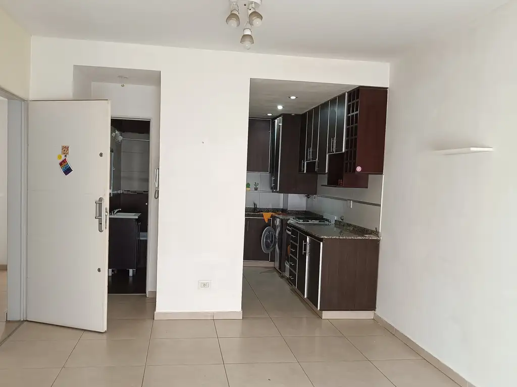 Foto de Hermoso Monoambiente con cocina separada en PB, imagen 3