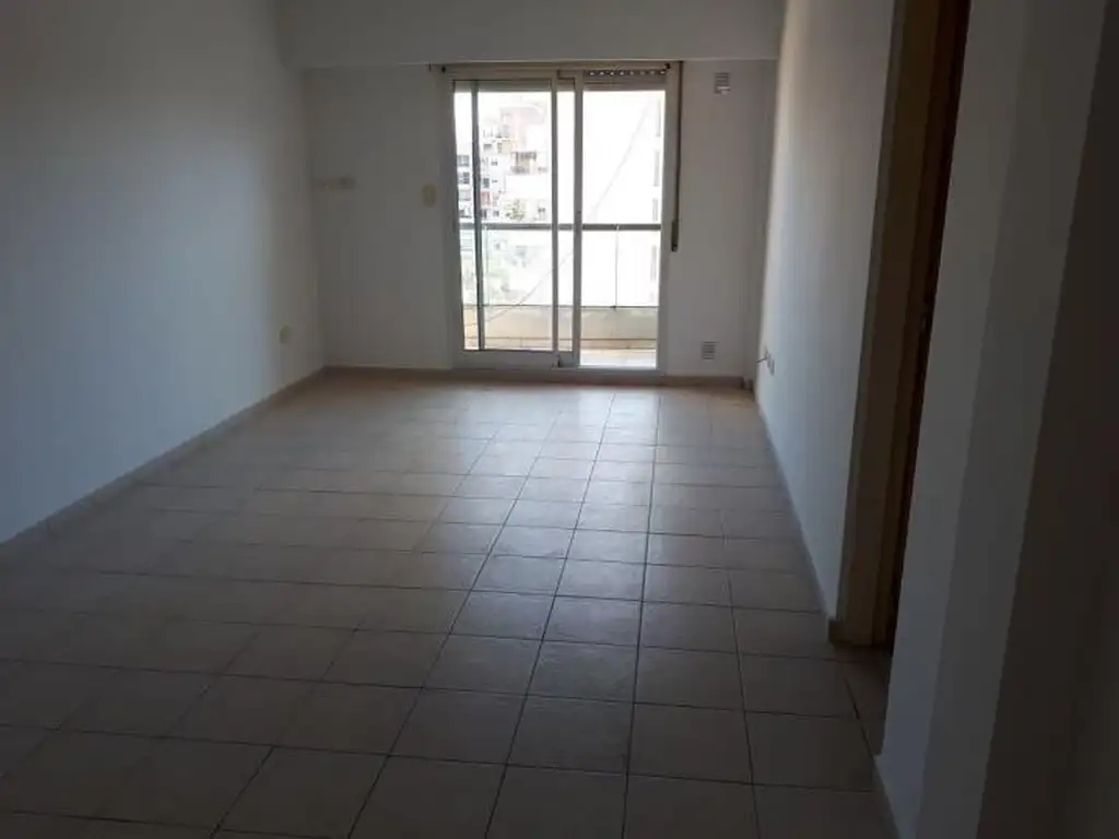 Foto de Alquiler Monoambiente c/ balcón. Salta y Moreno $275.000, imagen 1