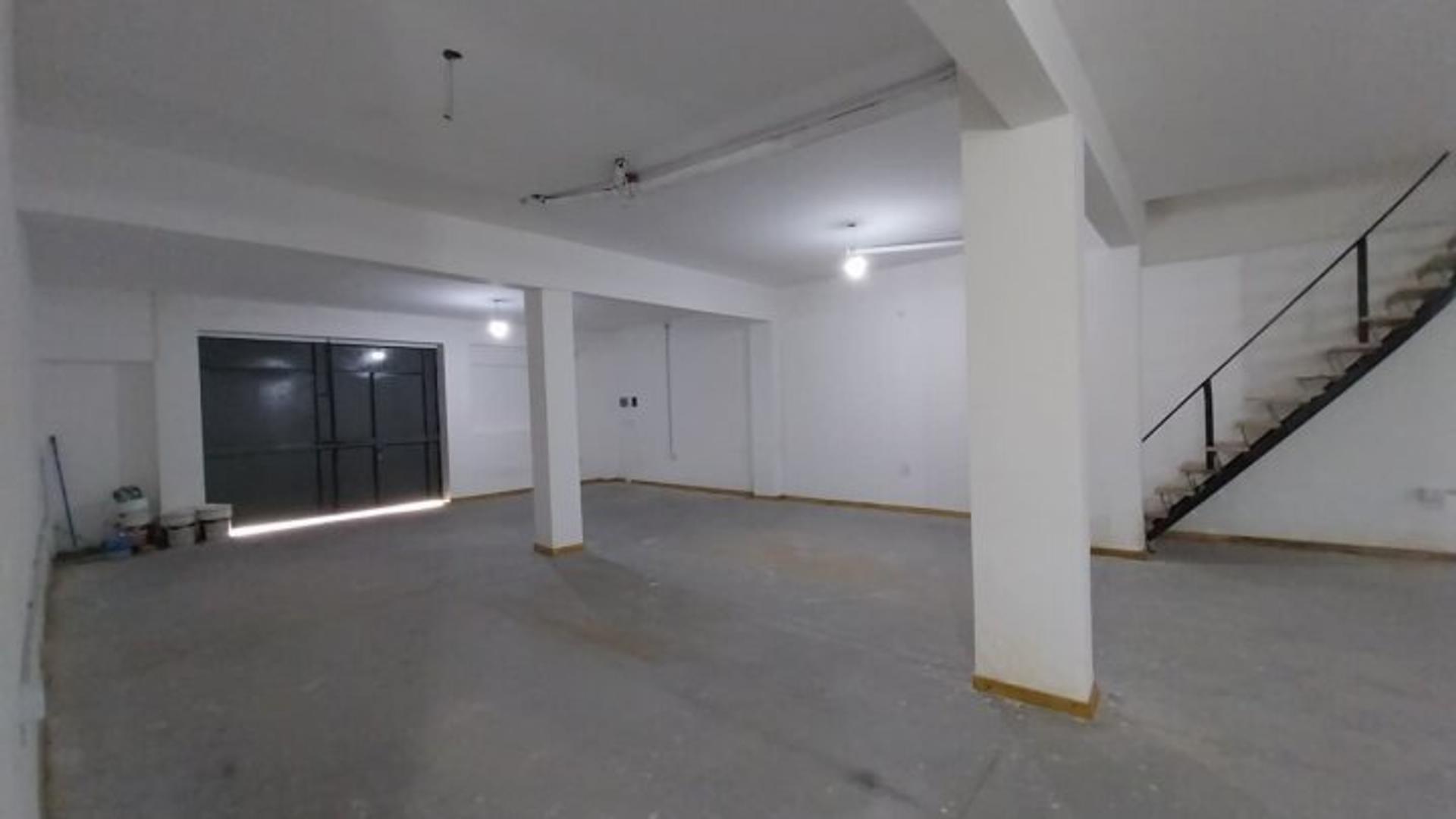 Foto de Deposito en Venta a estrenar. Con oficina, kitchinete y baño privado, imagen 1
