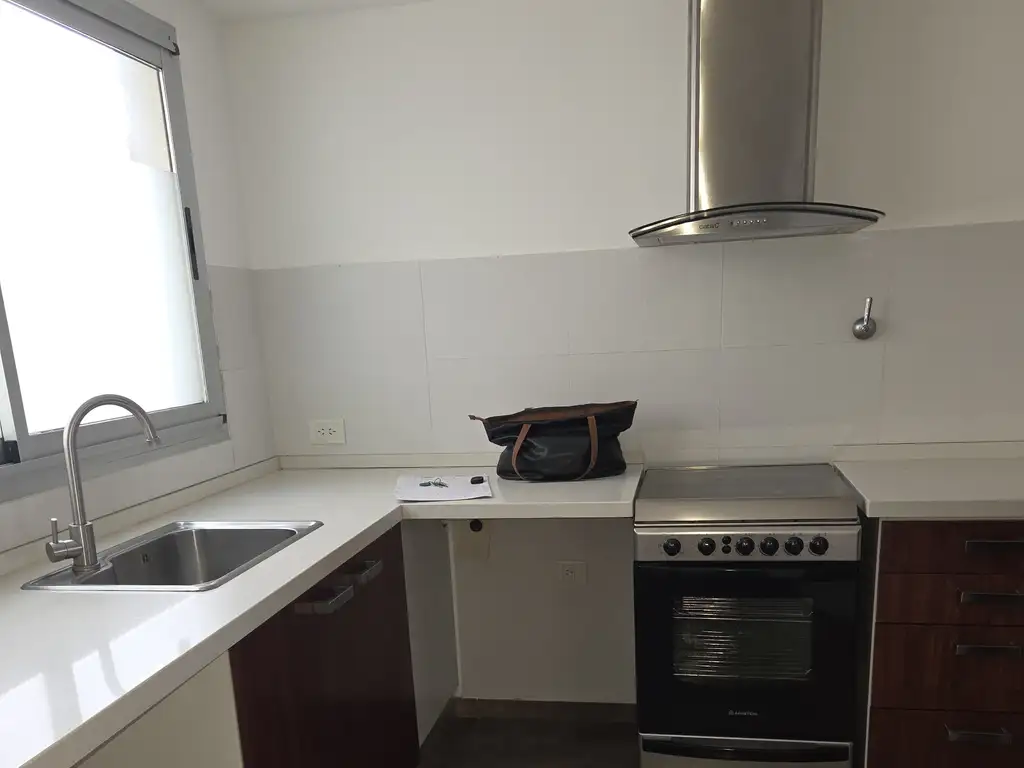 Foto de Hermoso departamento 3 ambientes con cochera, imagen 3