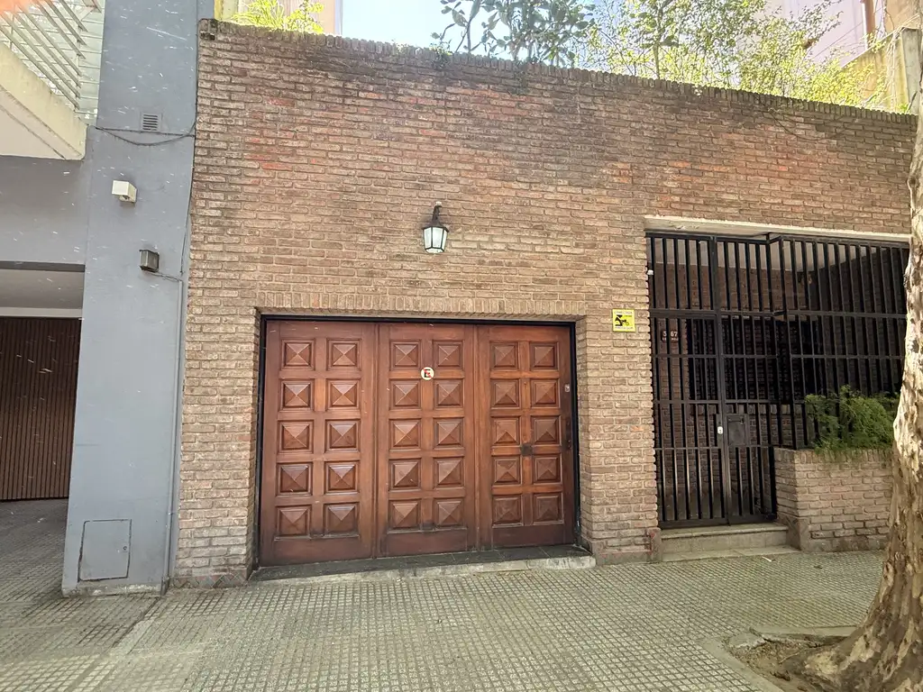 Casa en alquiler para uso comercial Superficie total 311 M2