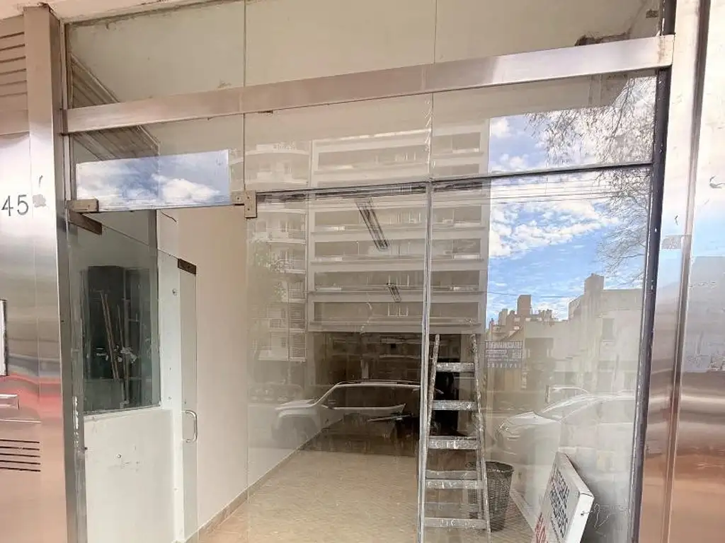 Foto de ALQUILER | Local Comercial | Pellegrini 345, imagen 2
