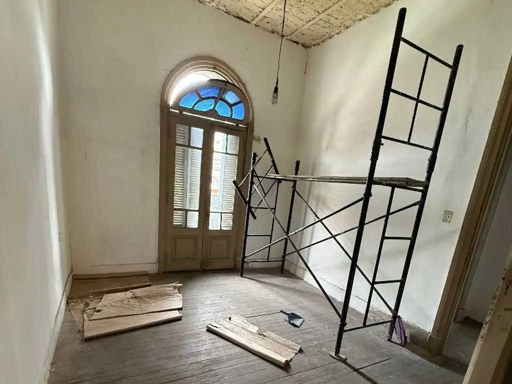 Foto de Excelente piso, por escalera, 5 amb amplios, dos baños, espacio cocina, imagen 4