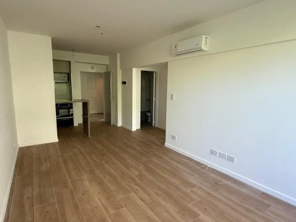 DEPARTAMENTO 2 AMBIENTES . FRENTE . BALCÓN Y AMENITIES