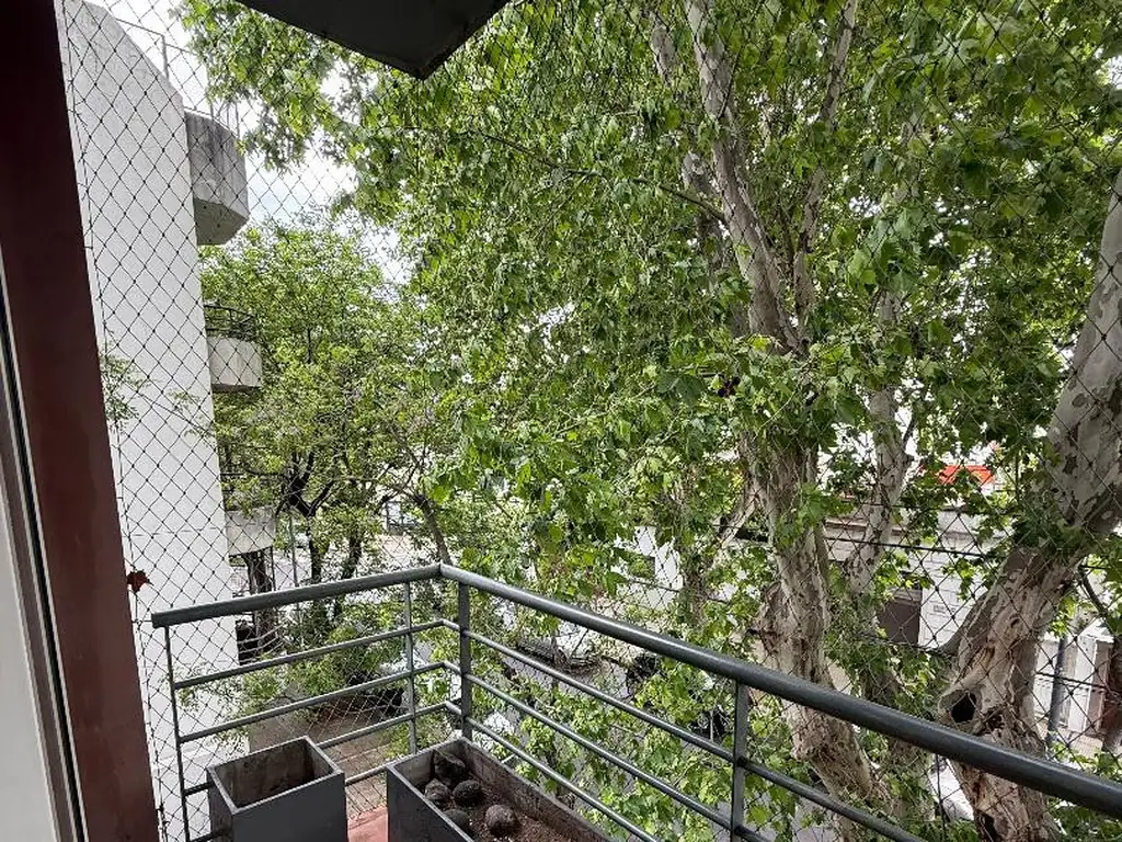 Foto de Excelente monombiente, al frente con balcon, regia vista, 2 cuadras Av, imagen 3
