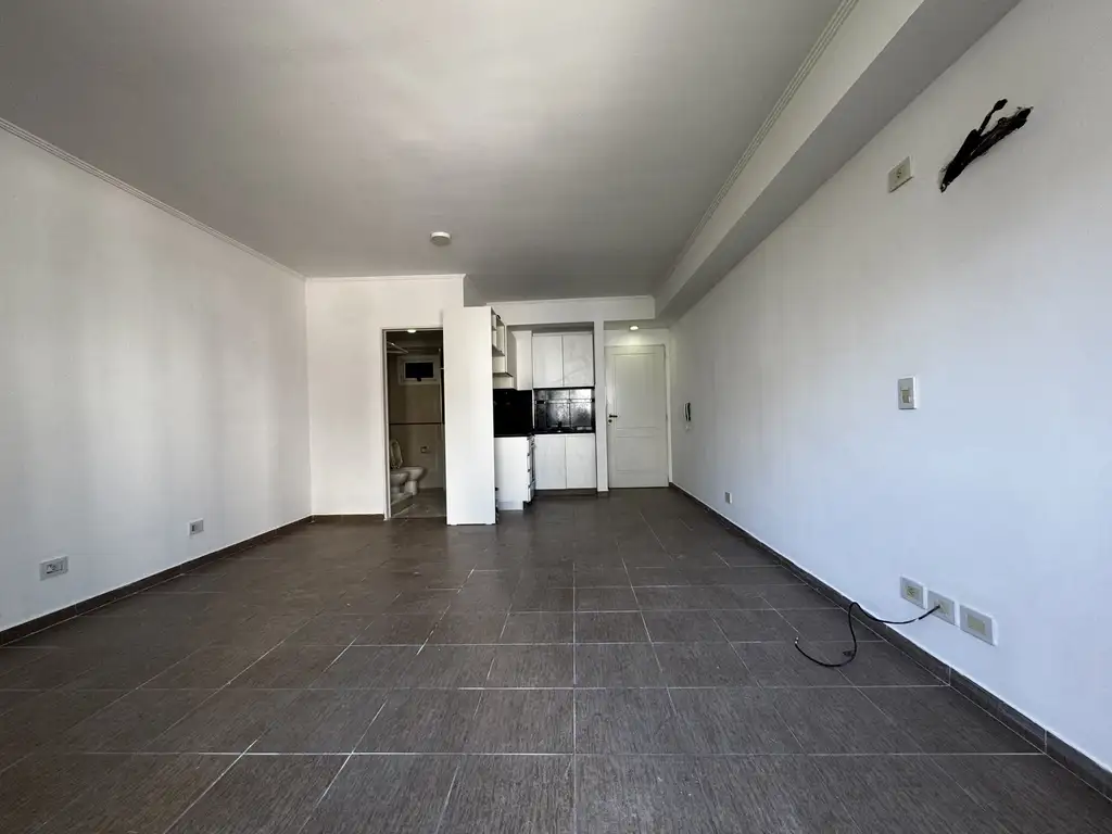 Foto de Monoambiente amplio con balcón al frente, imagen 1