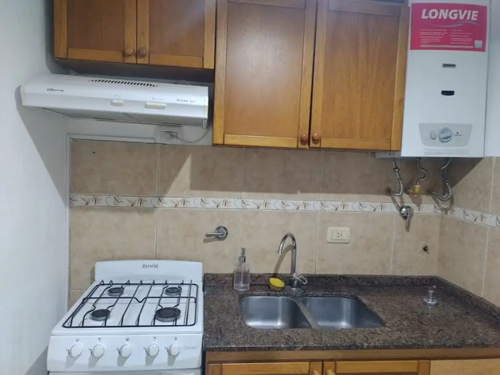 Foto de 1 Dormitorio con balcón y patio, imagen 2