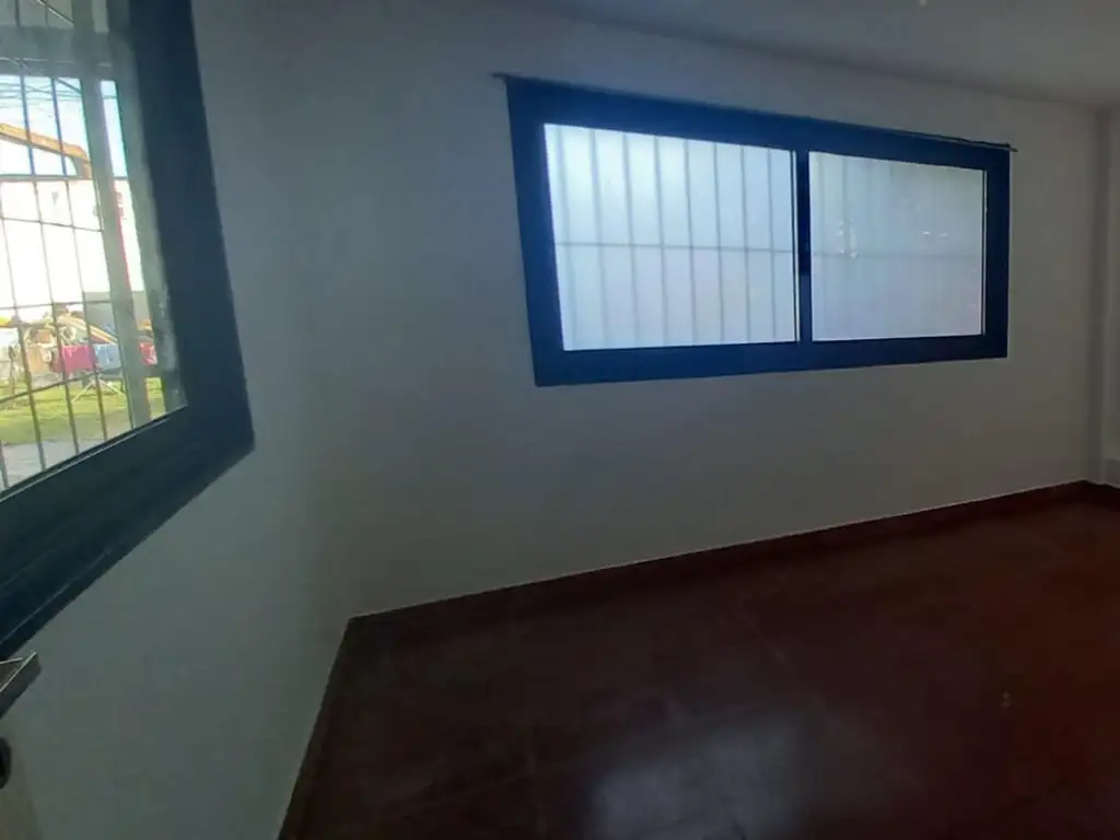 Foto de PH 2 Ambientes con patio compartido - Villa Ballester, imagen 5