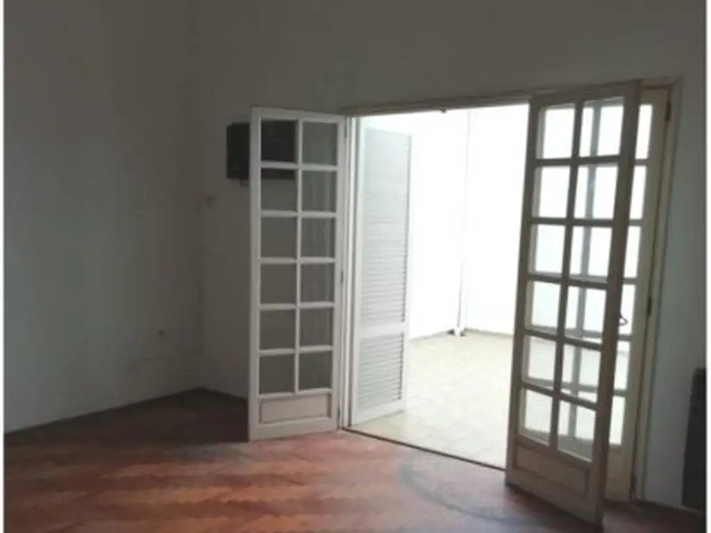 Foto de Alquiler depto de pasillo - Zona sur- 1 Dormitorio - comodín- patio, imagen 2