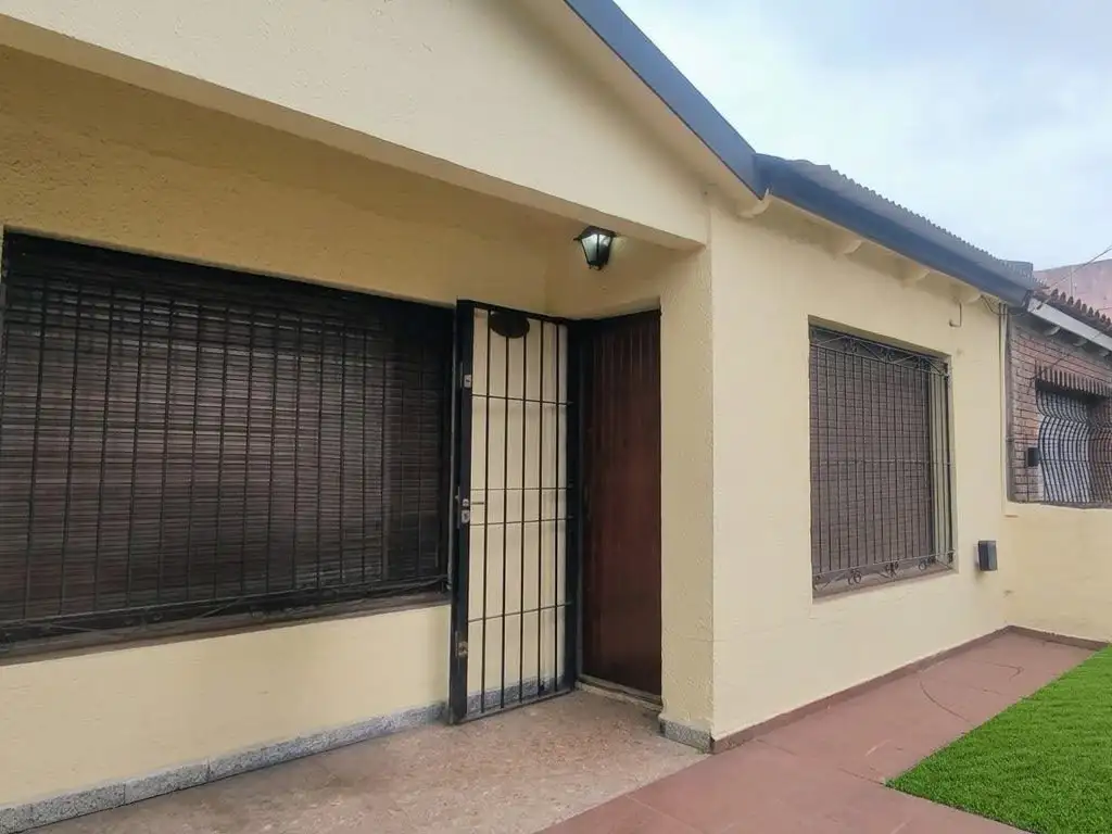 Foto de casa en alquiler Quilmes, imagen 2