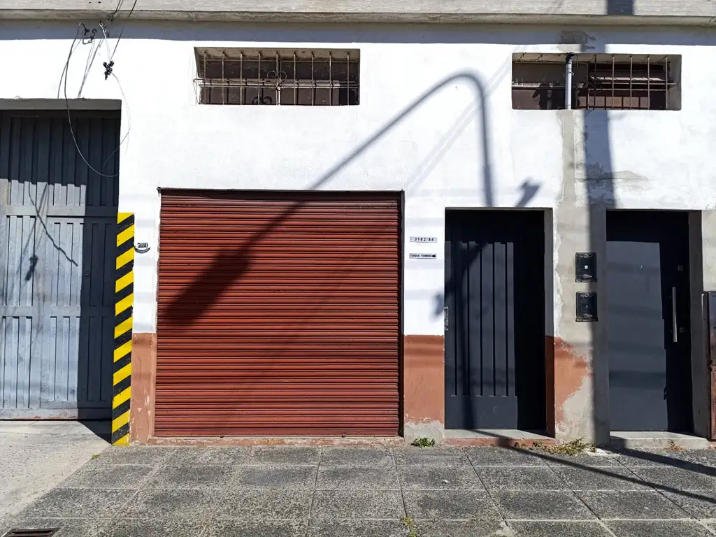 Foto de LOCAL DE 75M2! IDEAL DEPOSITO!!, imagen 1