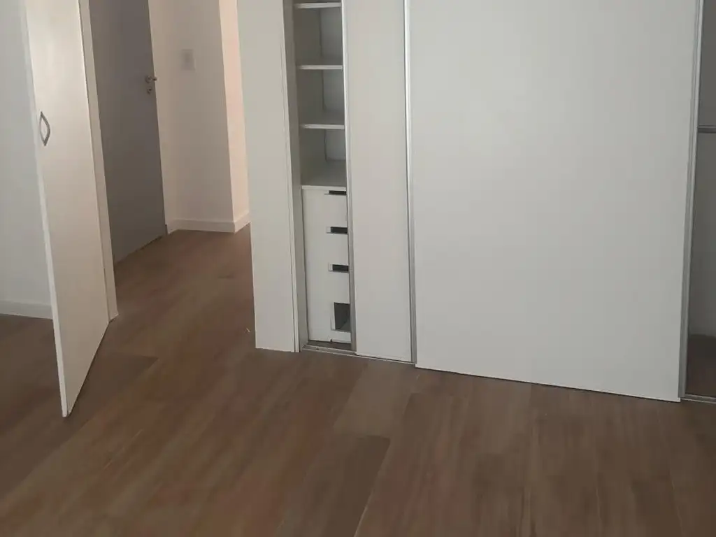 Foto de EXCELENTE 2 AMBIENTES PRIMER PISO AL CONTRA FRENTE CON BALCON TERRAZA Y, imagen 1