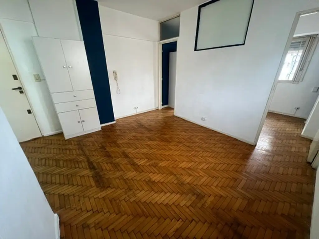 Foto de Departamento 1 ambiente dividido en alquiler en Balvanera, imagen 2
