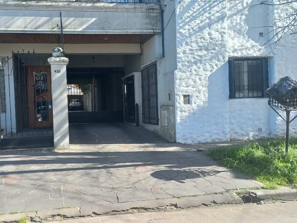 Foto de ALQUILER. DOS AMB. POR ESCALERA. BERNAL., imagen 2