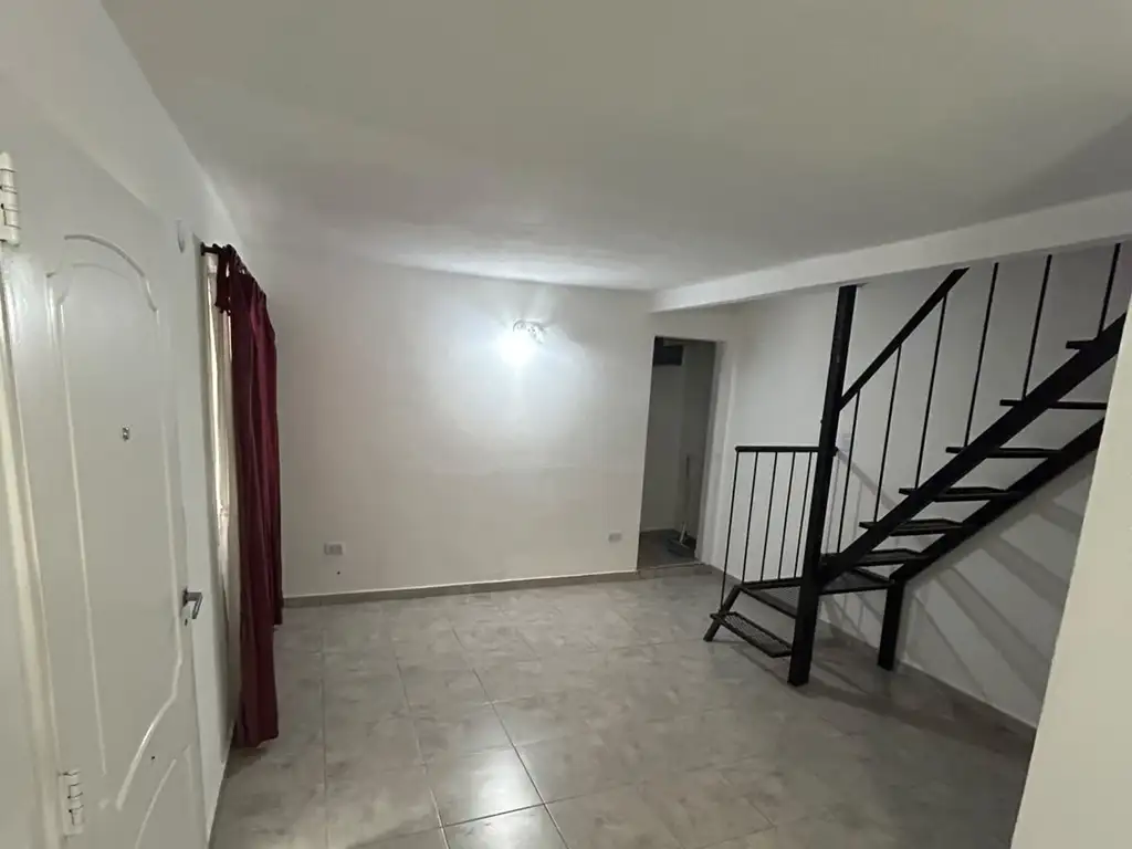 Foto de Casa en alquiler (PH) en Escobar - Santa Cruz 1411 - Fondo, imagen 2