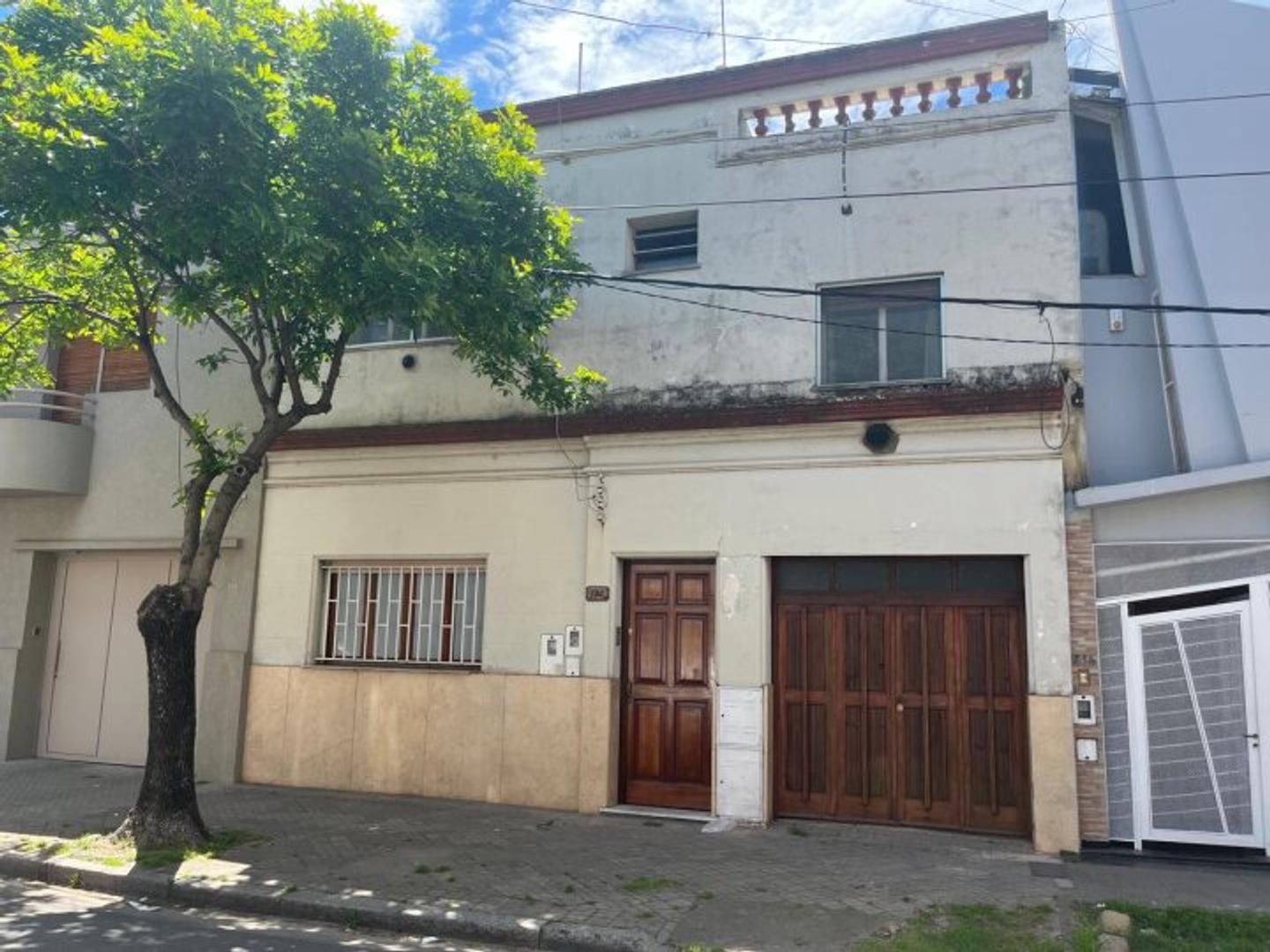 Foto de Arroyito Rio. Dos Plantas con Jardín., imagen 2