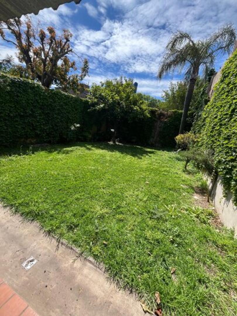 Foto de Arroyito Rio. Dos Plantas con Jardín., imagen 5