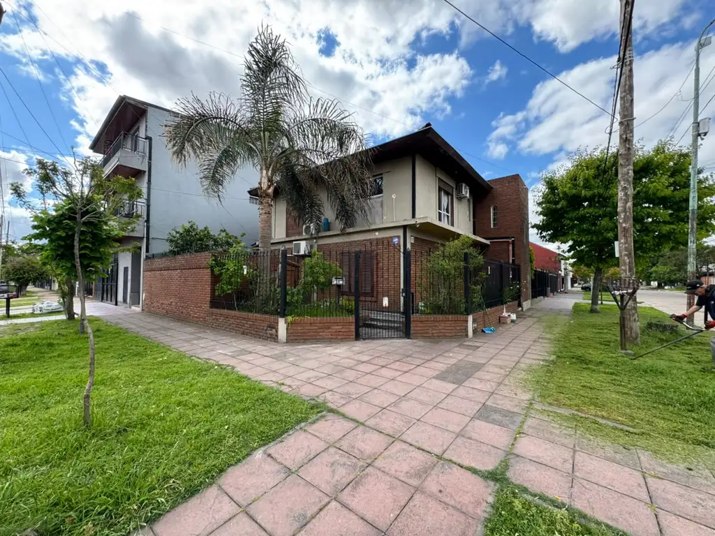 Foto de Casa 2 Ambientes en alquliler a 6 cuadras de la estacion, imagen 1