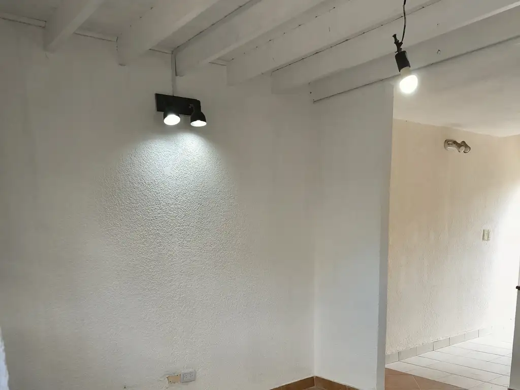 Foto de ALQUILER- VILLA SARMIENTO- DUPLEX 1 DORMITORIO- SIN EXPENSAS-A PASOS DE, imagen 3